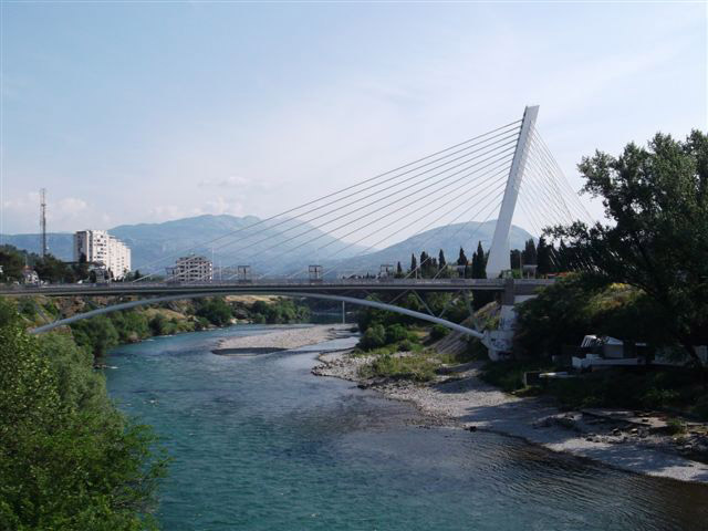 Foto: Millennium-Brücke in Podgorica