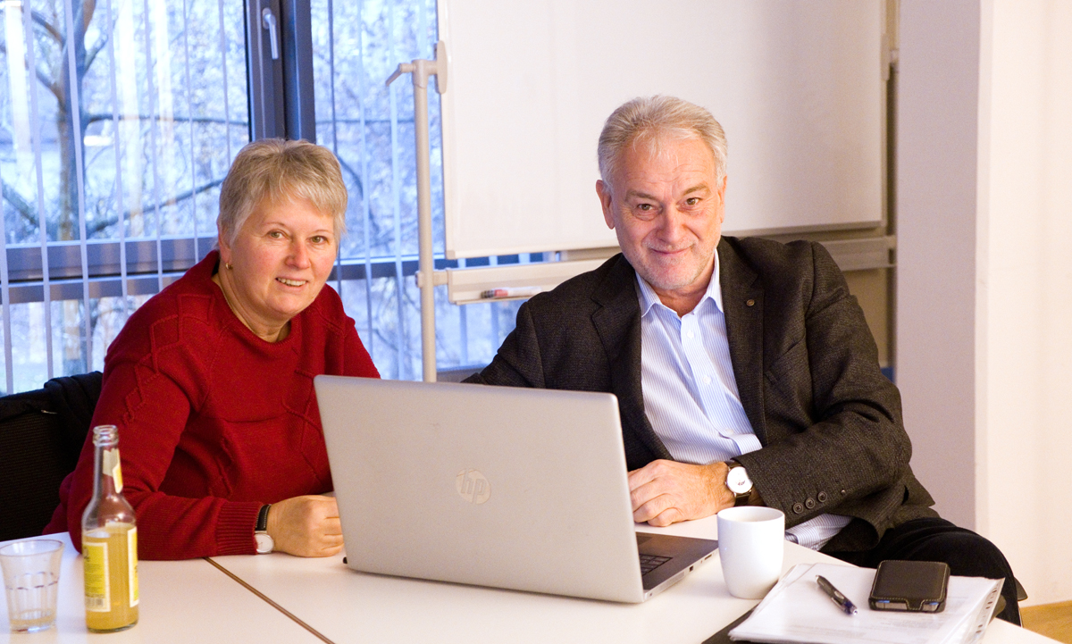 Foto: Daniela und Helmuth Wolf beim Meeting