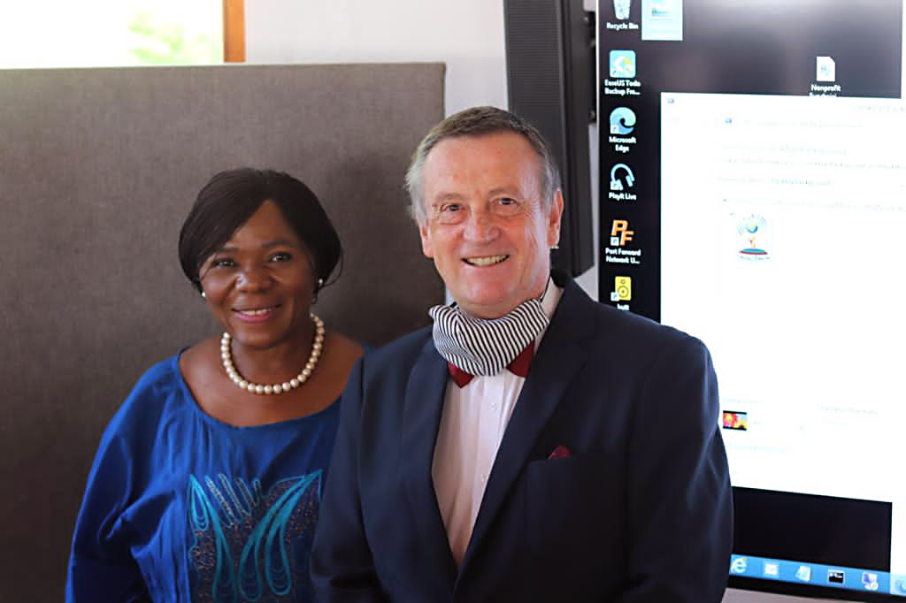 Photo: Thuli Madonsela and Erwin Schwella