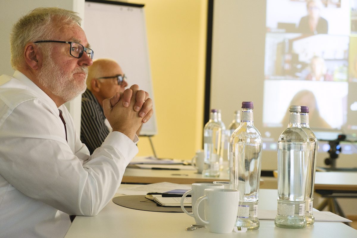 Foto: Jürgen Müller, dahinter Peter Reißer