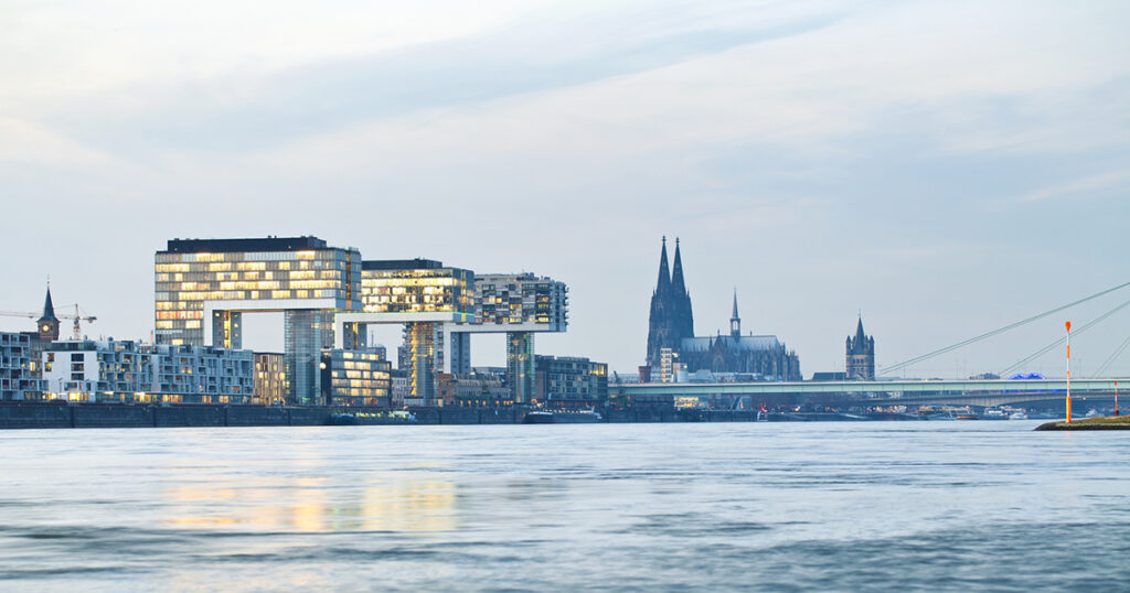 Foto der Kranhäuser am Rheinauhafen in Köln
