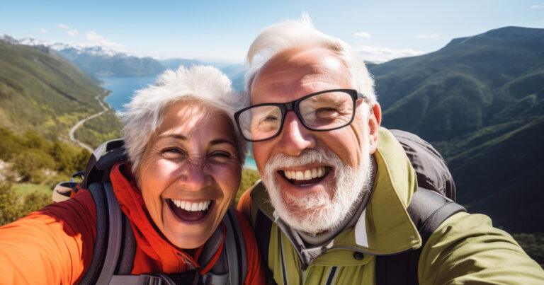 Ki-generiertes Foto zweier Renter in Berglandschaft