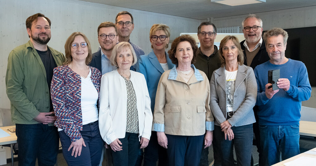 Team der dbb akademie GmbH, gemeinsam mit Simone Fleischmann, Vorsitzende der dbb akademie, April 2026