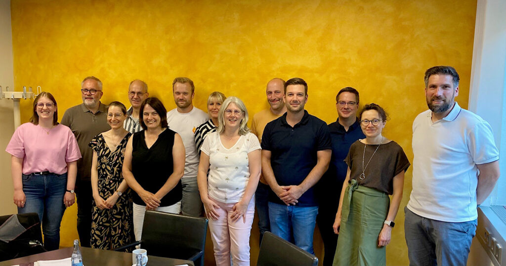 Gruppenfoto der Teilnehmerinnen und Teilnehmer